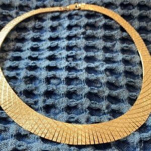 Stunning Bronze Italy Goldtone Necklace